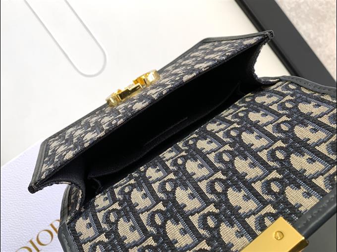 2025228Y580P204616415