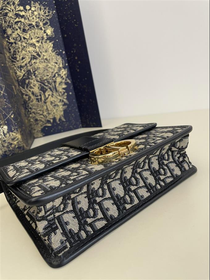 2025228Y580P204643604