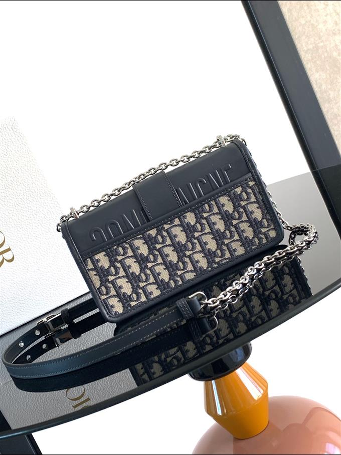 2025228Y600P204616619