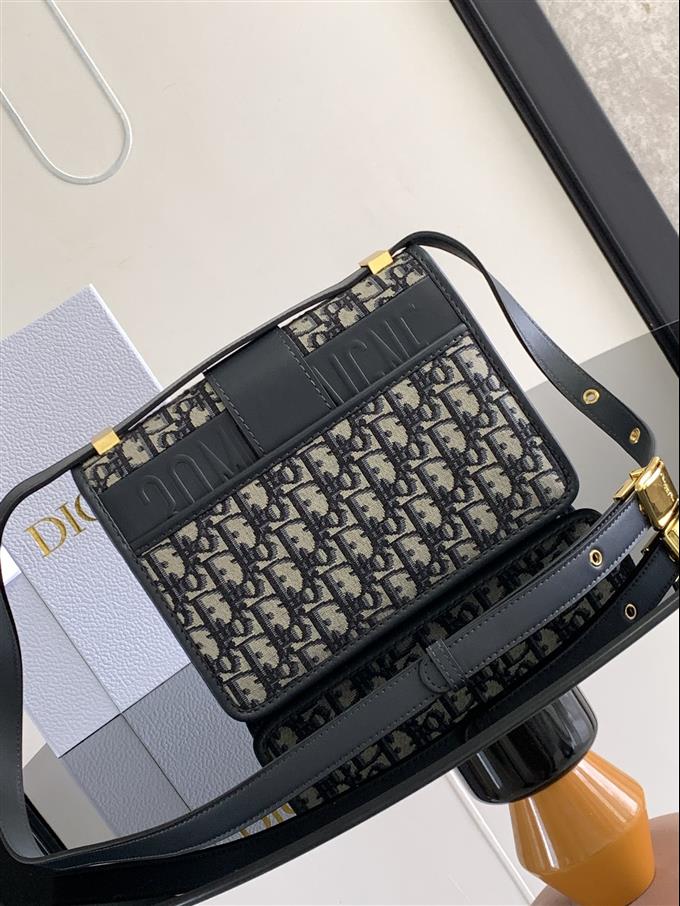 2025228Y600P204616759