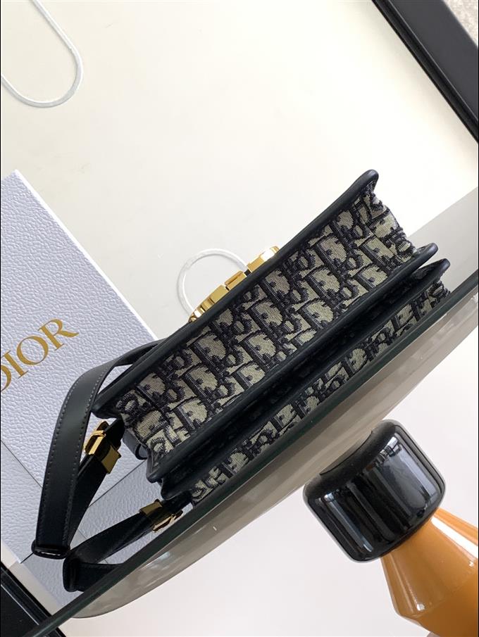 2025228Y600P204616775