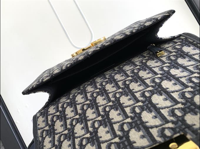 2025228Y600P204616836