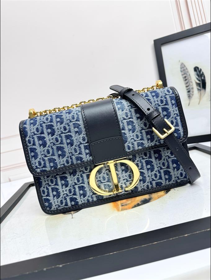 2025228Y600P204644247