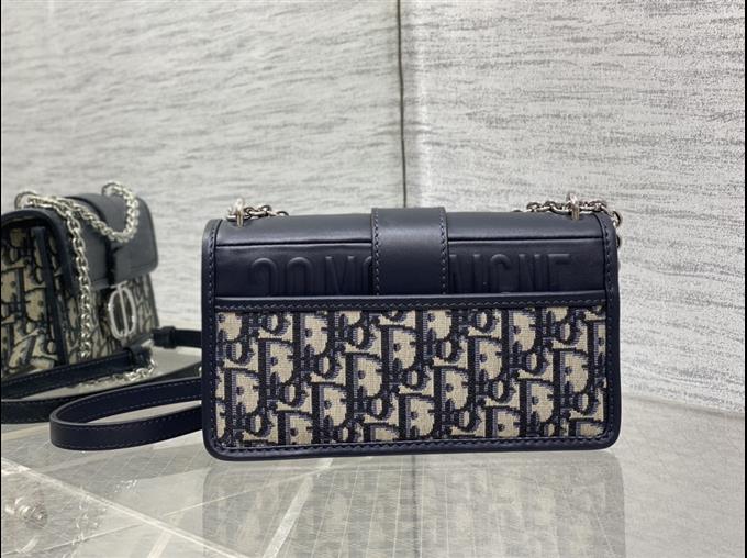 2025228Y600P204644717