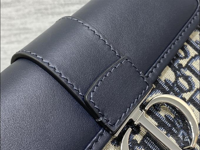 2025228Y600P204644749