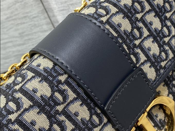 2025228Y600P204645316