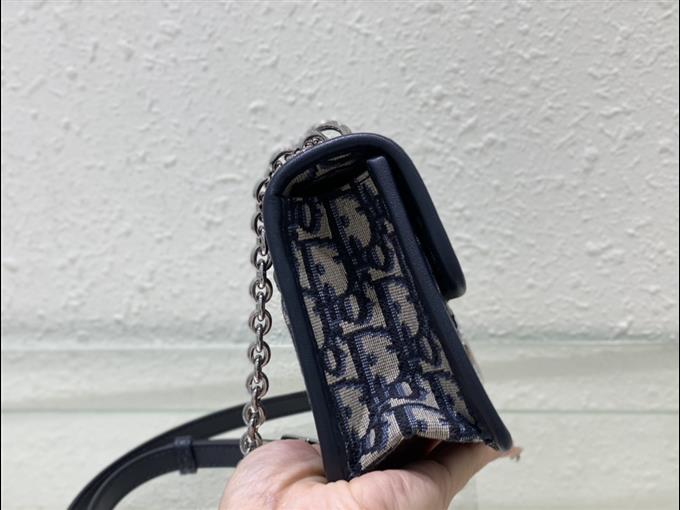 2025228Y600P211114450