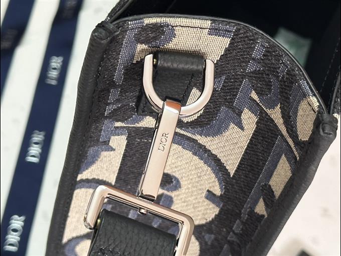 2025228Y630P211114900