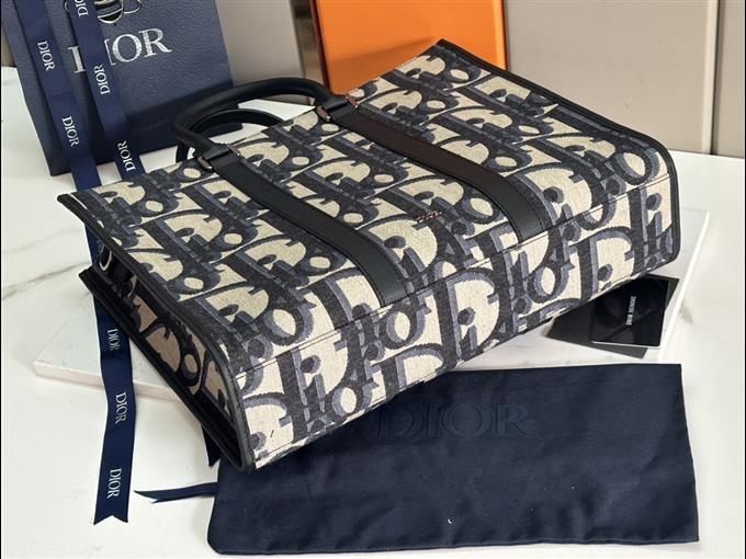 2025228Y630P211114915