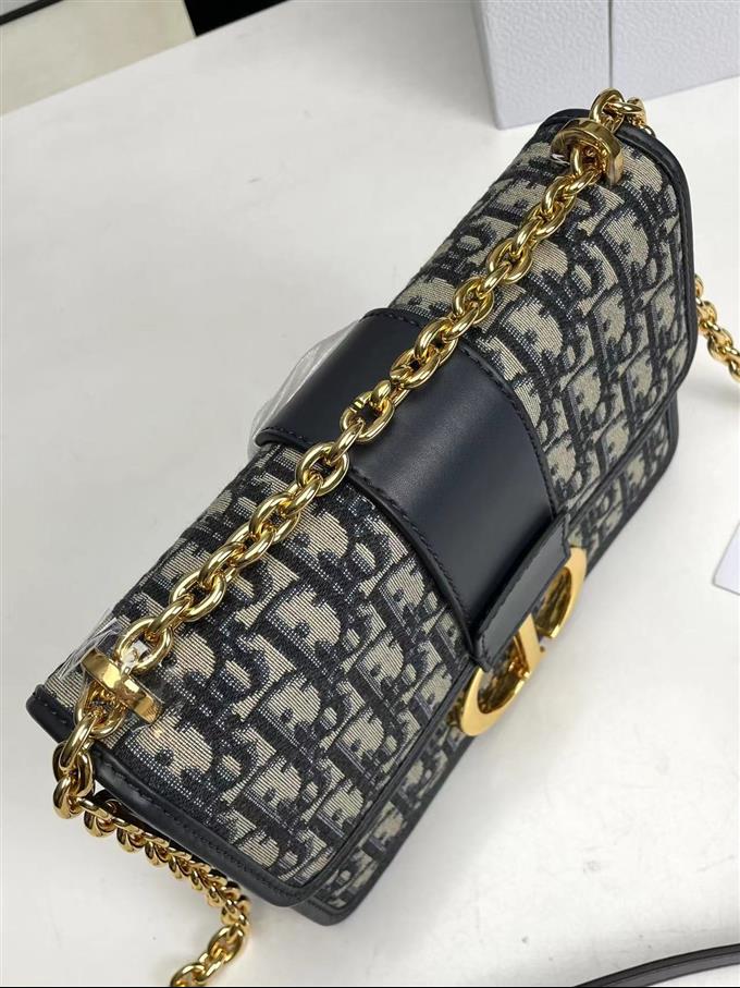 2025228Y650P204624110