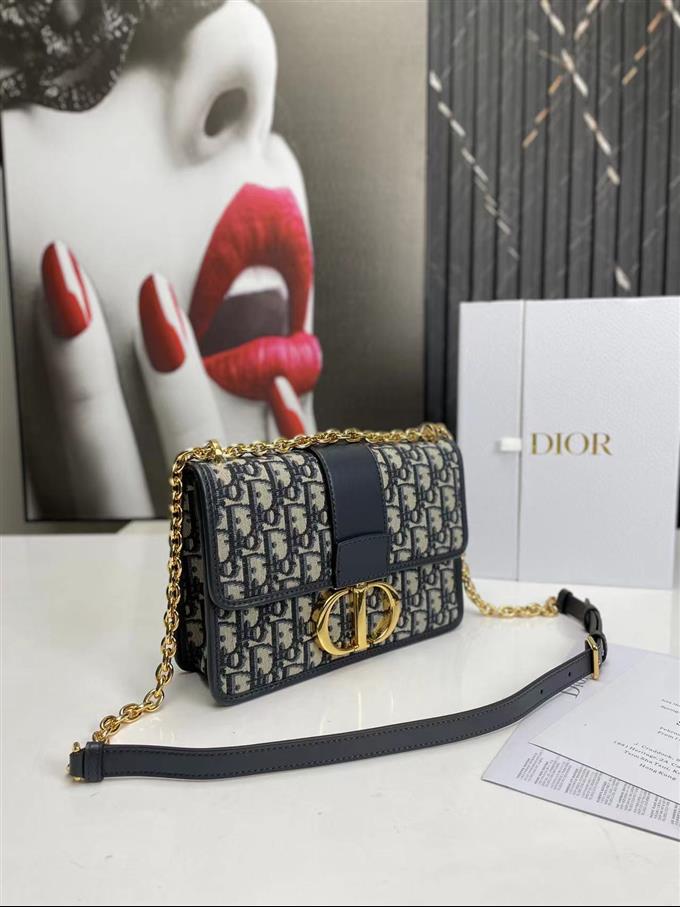 2025228Y650P20462430