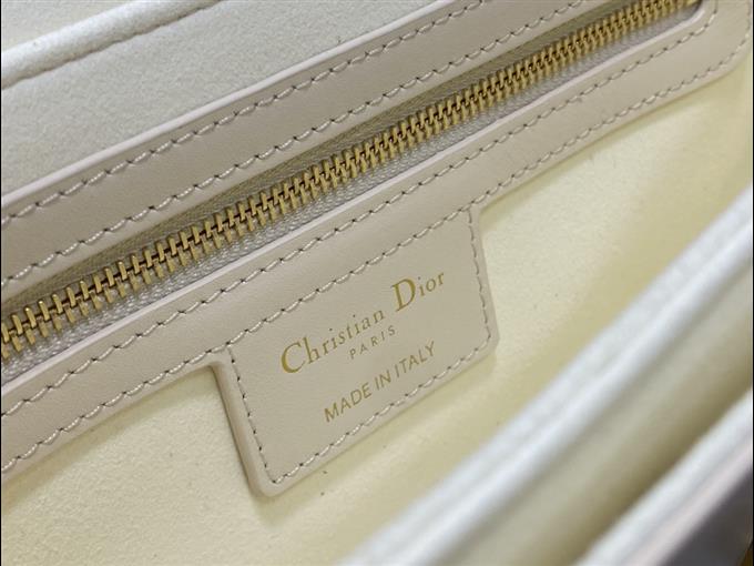 2025228Y650P204624408