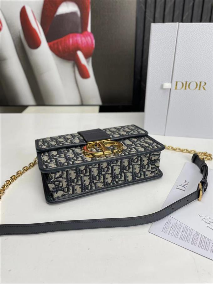 2025228Y650P20462446