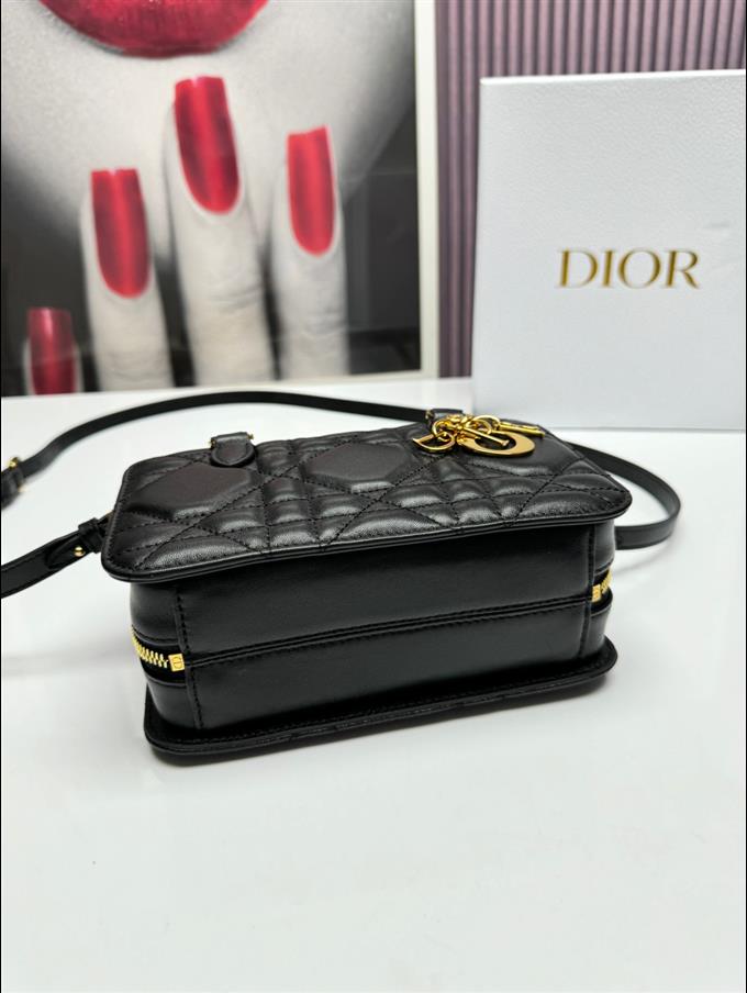 2025228Y650P204646704