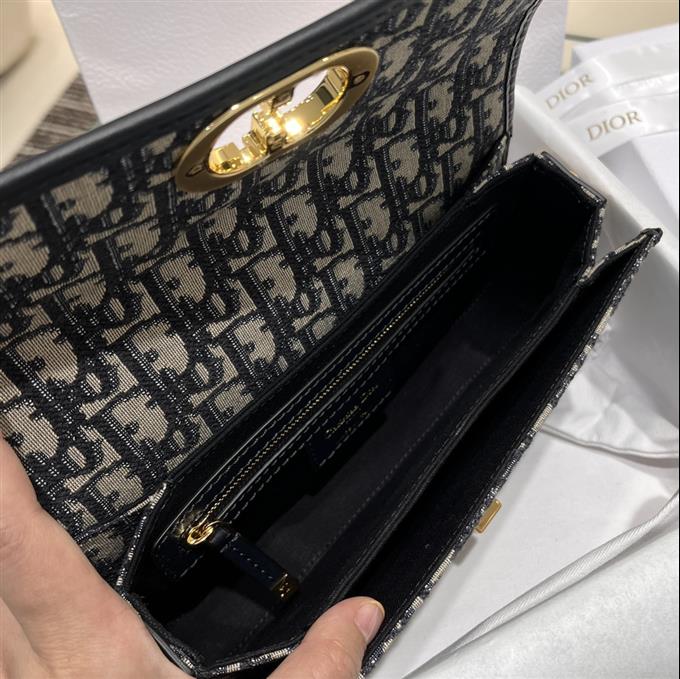 2025228Y650P20464728