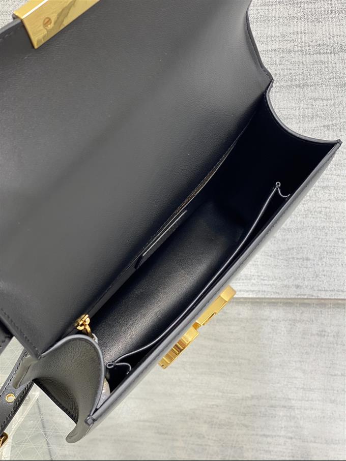 2025228Y680P204617399