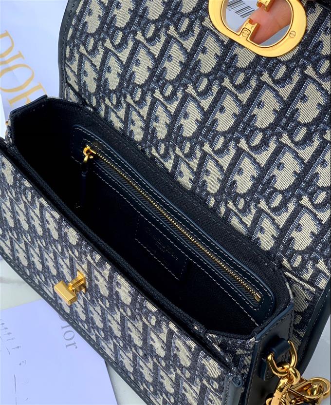 2025228Y750P204617556