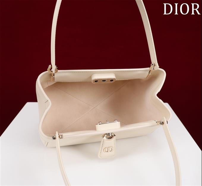 2025228Y600P221523641