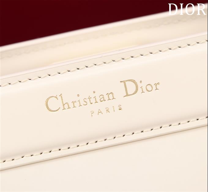 2025228Y600P221523704