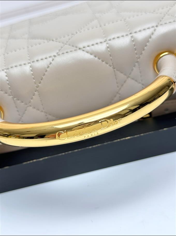 2025228Y650P22202725