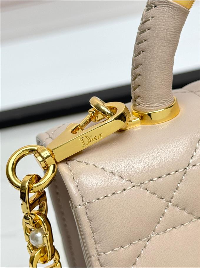 2025228Y650P22202740