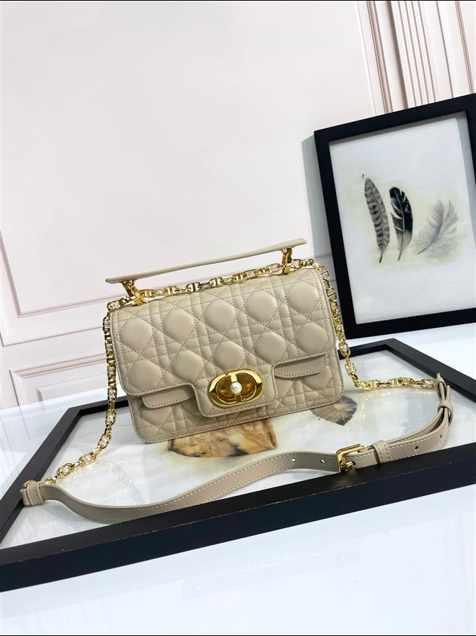 2025228Y680P222641915