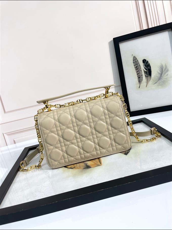 2025228Y680P222641930