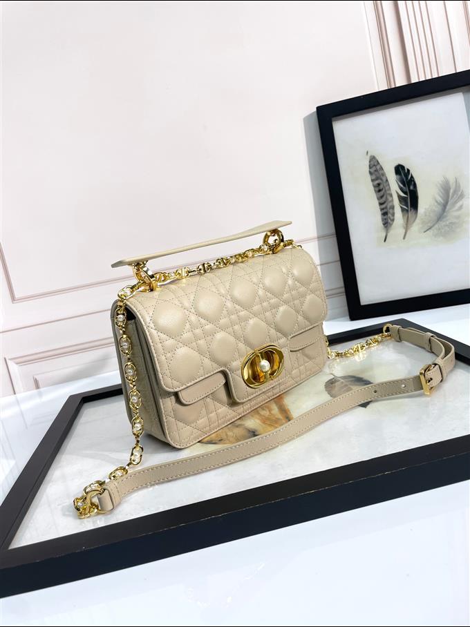 2025228Y680P222641945