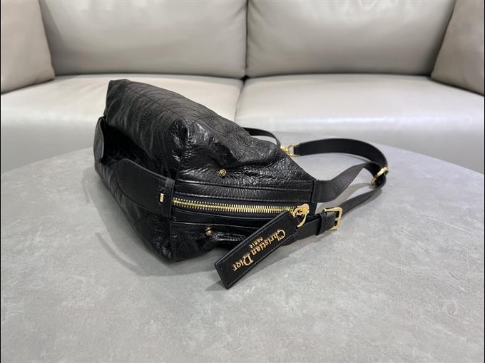 2025228Y1000P223111553