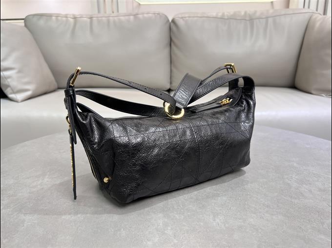 2025228Y1000P223111616