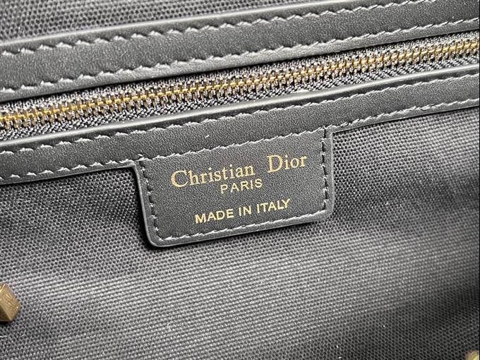 2025228Y1000P223111834