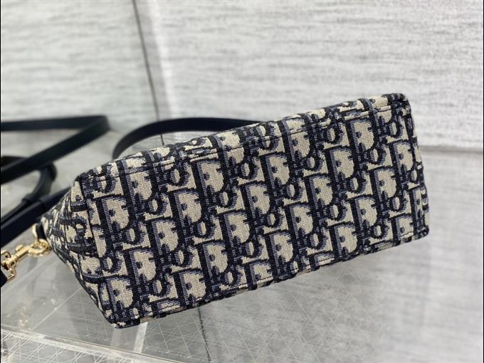 2025228Y500P22515561