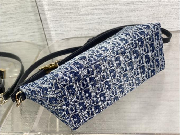 2025228Y520P22517253