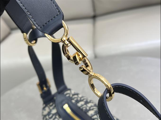 2025228Y950P223112195