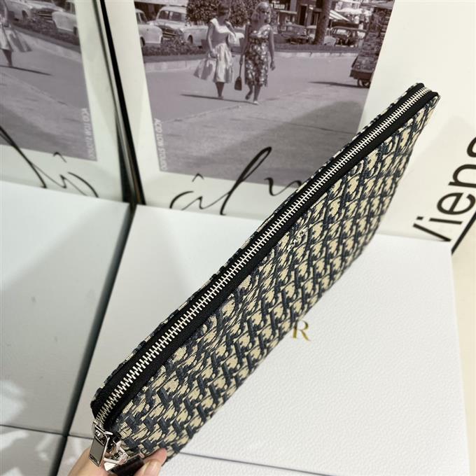 2025228Y240P212046127