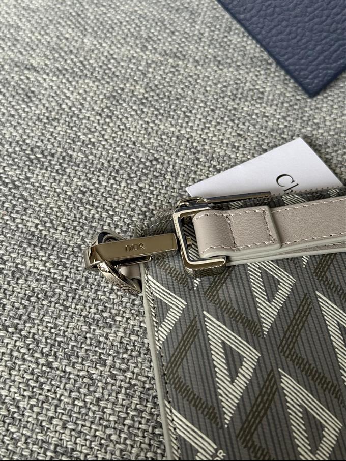 2025228Y270P21204564