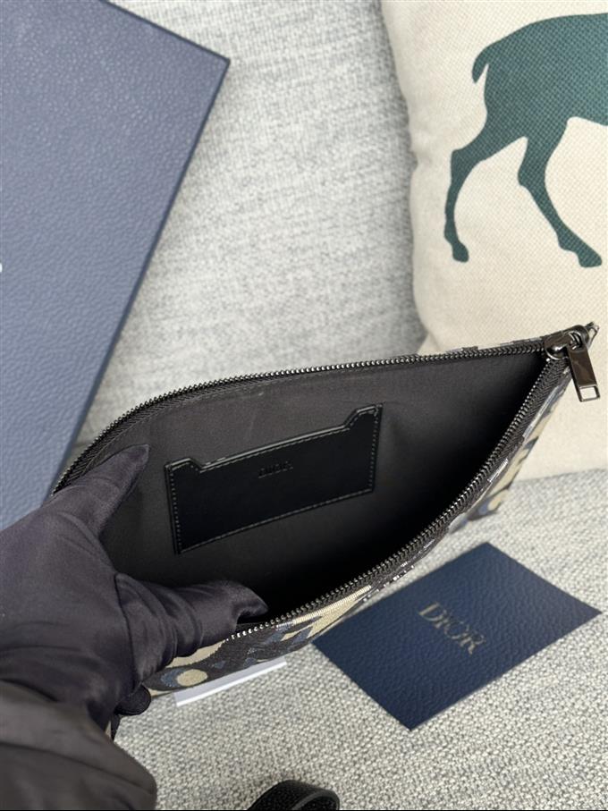 2025228Y270P212045655