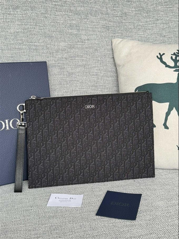 2025228Y270P212045686