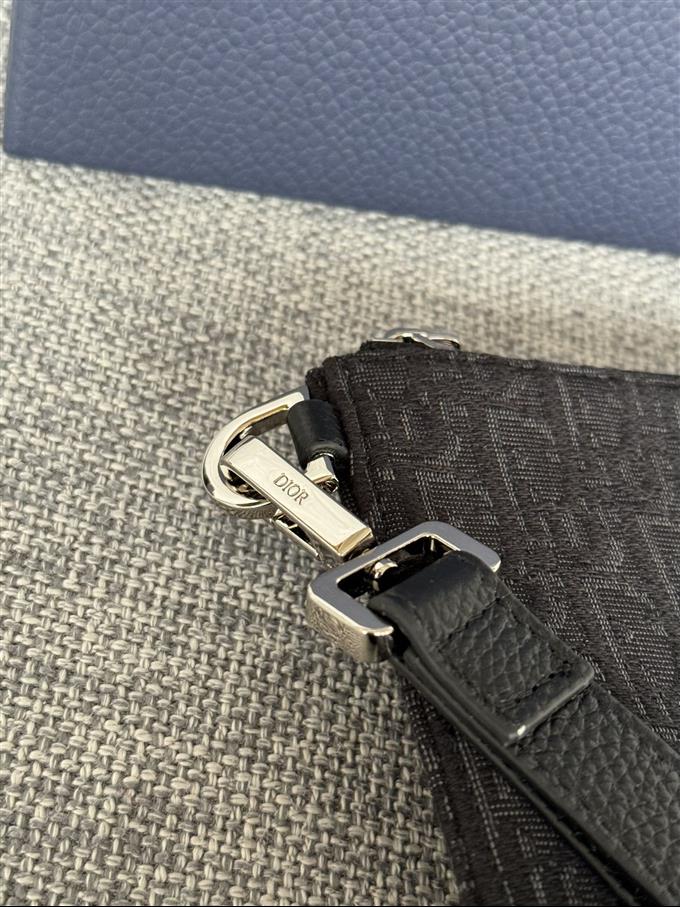 2025228Y270P212045765