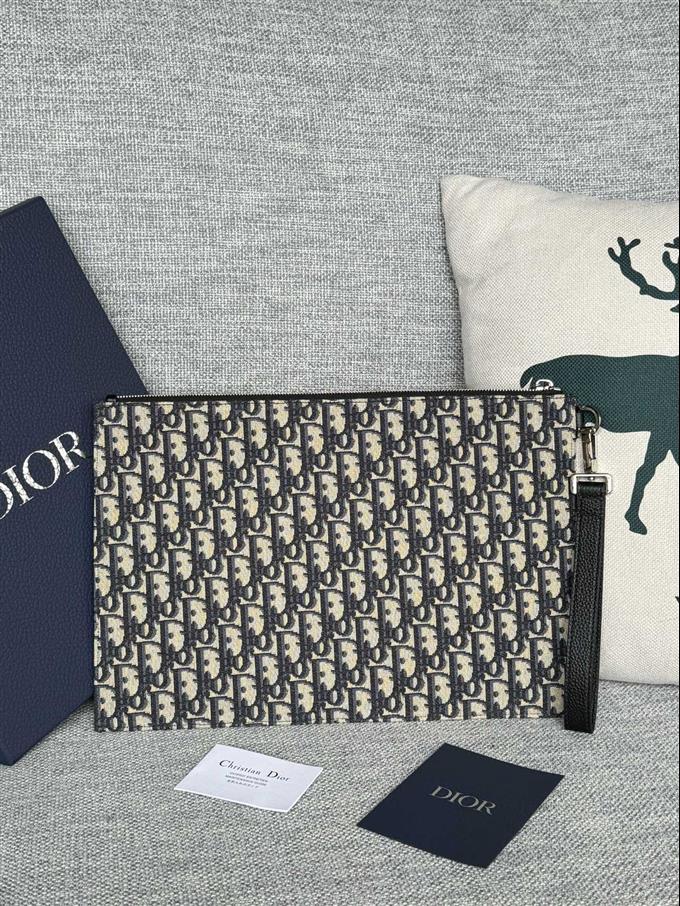 2025228Y270P212045843