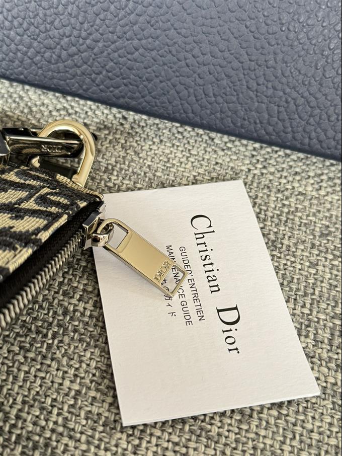 2025228Y270P212045920