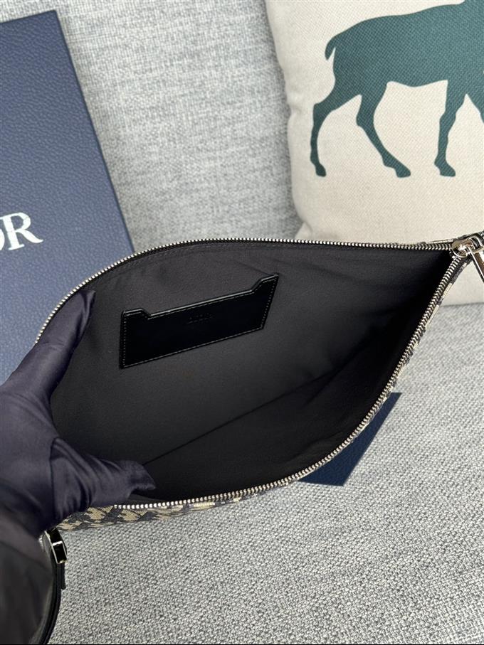 2025228Y270P212045936