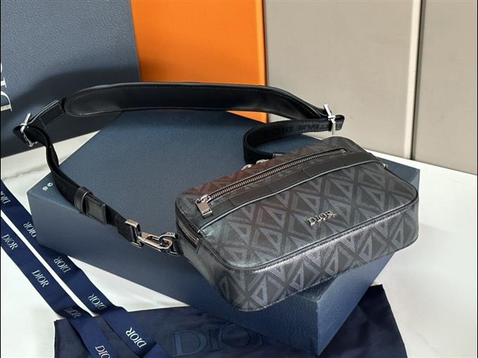 2025228Y500P211944942