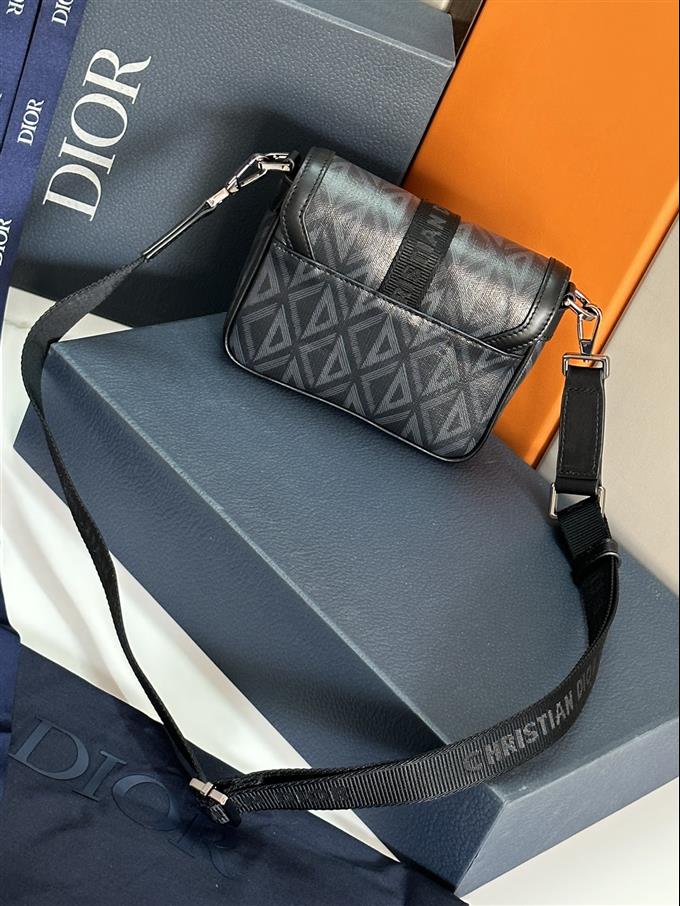 2025228Y500P211945900