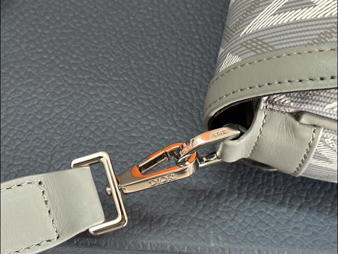 2025228Y500P21194689