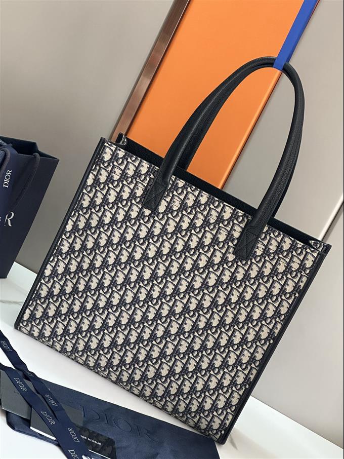 2025228Y550P211946601