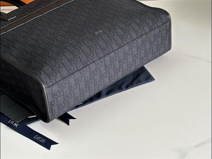 2025228Y550P211946759