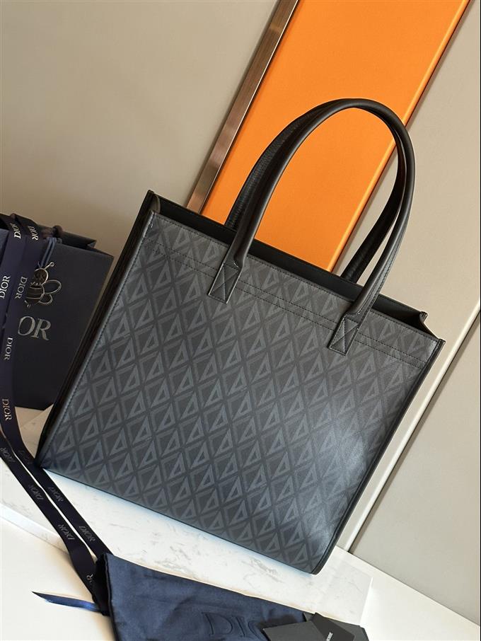 2025228Y550P211946886