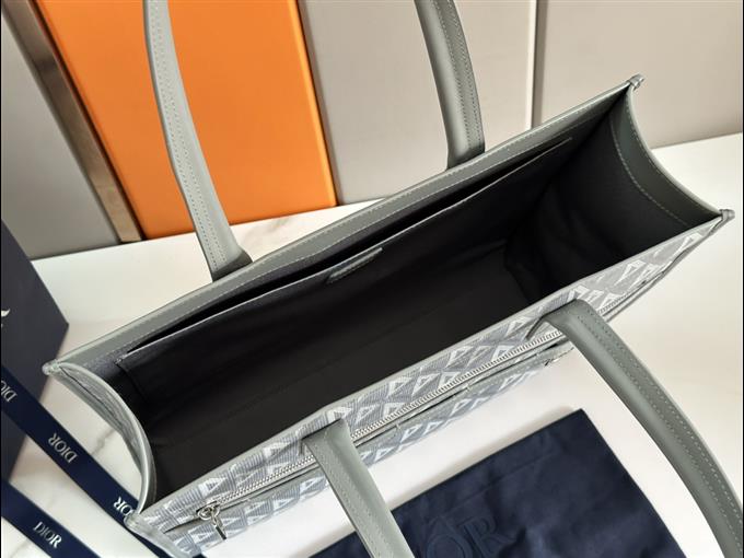 2025228Y550P211947123