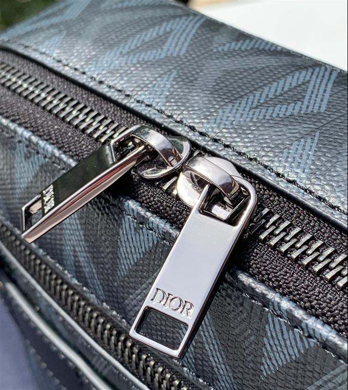 2025228Y700P211945240